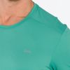 camiseta-ion-uv-com-protecao-solar-manga-curta-masculina-verde-salvia-para-o-verao-solo-3