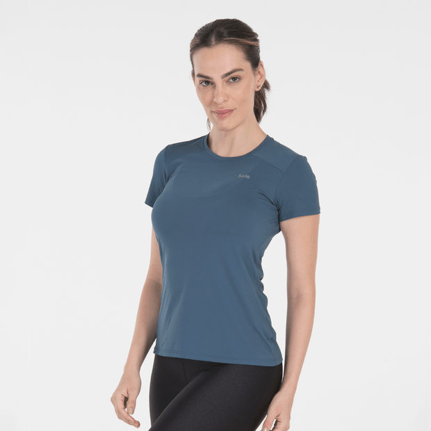 camiseta-com-protecao-solar-ion-uv50-para-o-dia-a-dia-feminina-azul-galaxia-solo-1