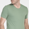 camiseta-ion-uv-com-protecao-solar-masculina-verde-alecrim-para-praia-solo-3