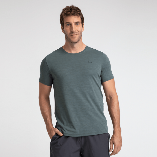 camiseta-vitality-com-protecao-solar-uv50-masculina-verde-forest-perfil-solo-1