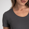 camiseta-vitality-com-protecao-solar-uv50-feminina-grafite-costura-plana-solo-3
